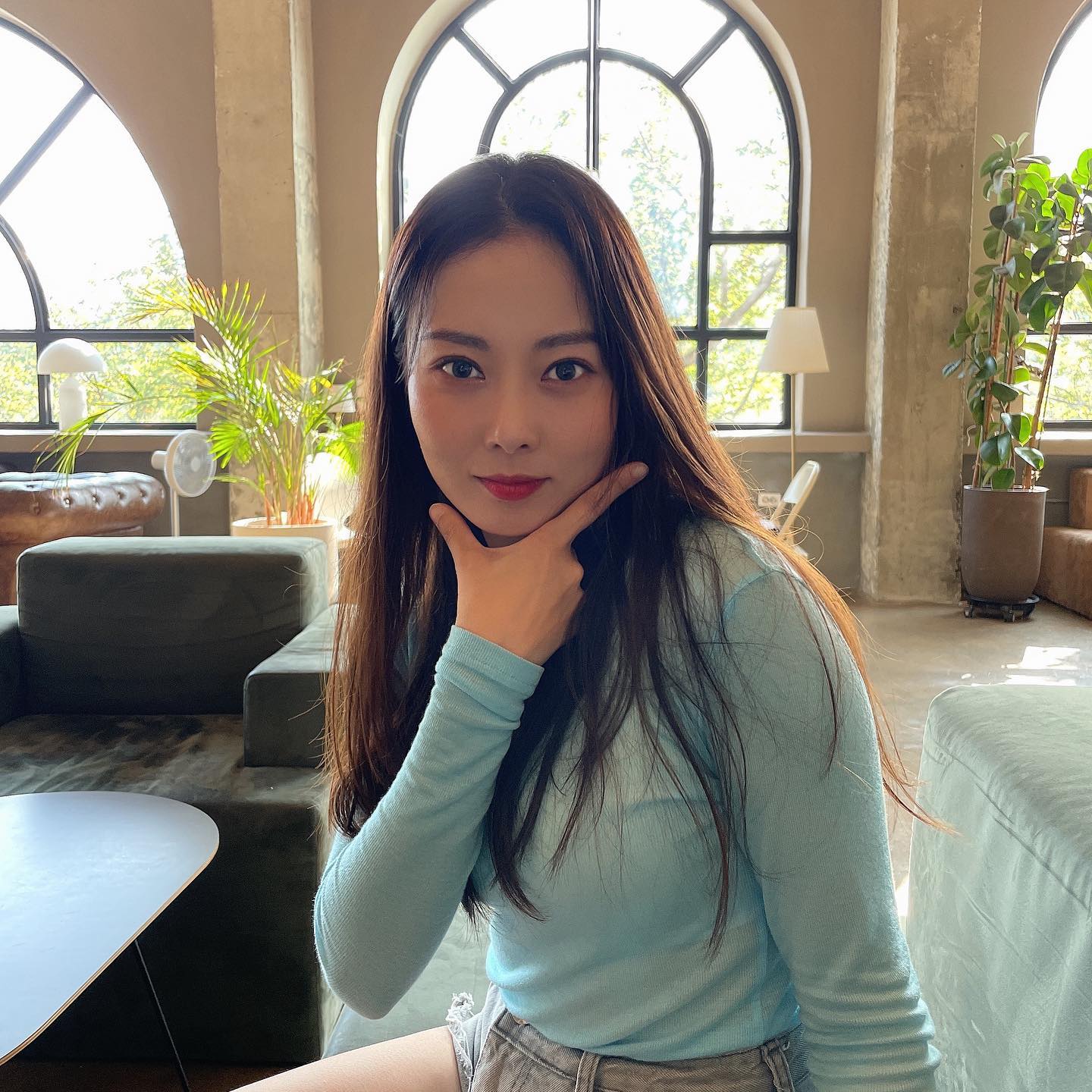 카페는 언제가도 좋아💙

.
.
.
#카페 #카페투어 #일상 #셀카 #맞팔 #선팔