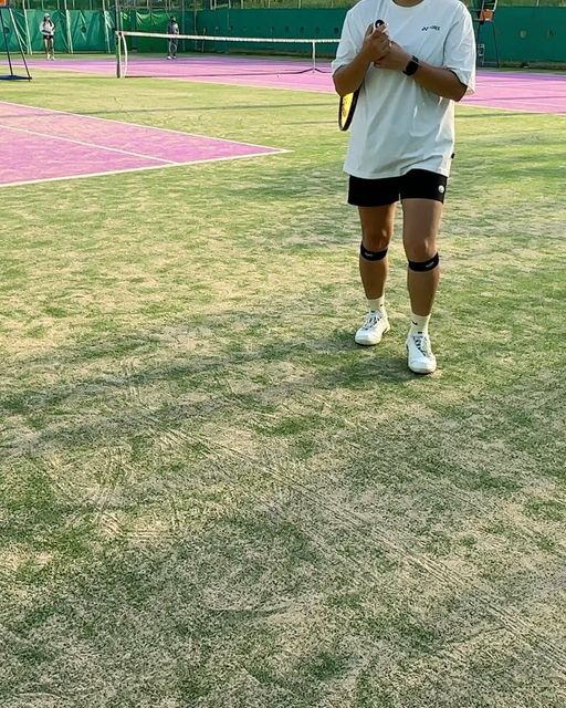 차빛 on Instagram: "#광고 @marun5_official 2주간 사용한 마른파이브 프지마 무릎보호대. 다른 링형 무릎보호대보다 가볍고 얇아서 땀도 안나고, 보호대를 착용한것같지도 않았다. 긴바지를 입을
