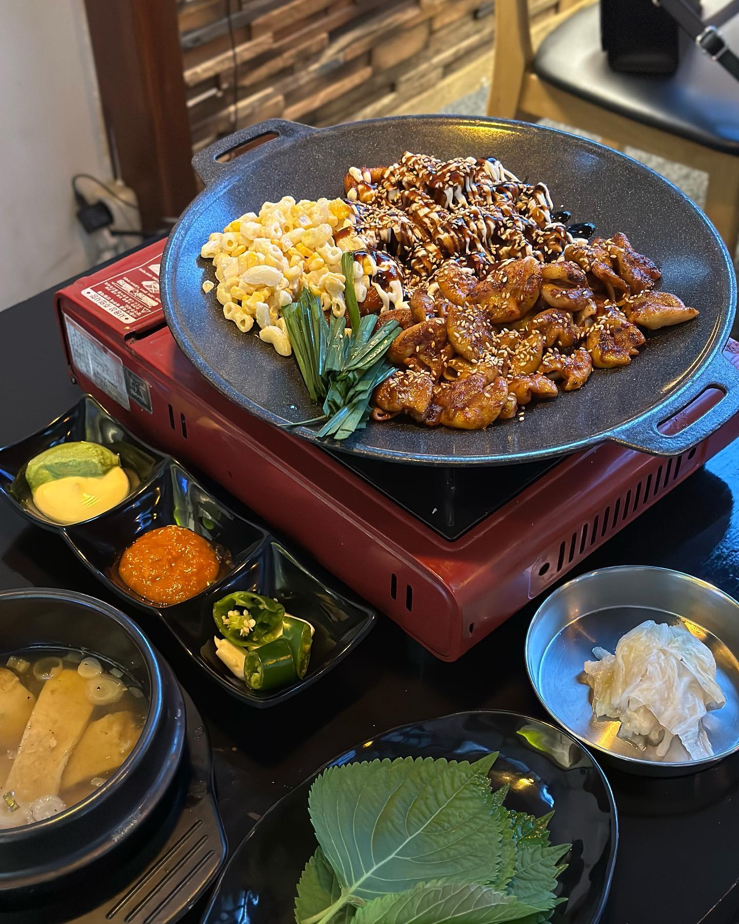 #두빛먹스타 #두빛_샤로수길 #두빛_광고

📍곱분이곱창 

#직화곱창 12000원
#직화막창 데리야끼맛 13000원
#눈꽃치즈볶음밥 6000원

입짧은햇님의 곱창막창맛집 곱분이곱창! 직화곱창+데리야끼막창 먹었는데 싸고 양많고 너무 맛있잖아💜 하트모양으로 만들어주시는 눈꽃치즈볶음밥과 후식 바닐라아이스크림까지 꼭 드셔보세요! 특히 아이스크림 강추🍦

더 많은 사진과 자세한 후기는 프로필링크 블로그로💚