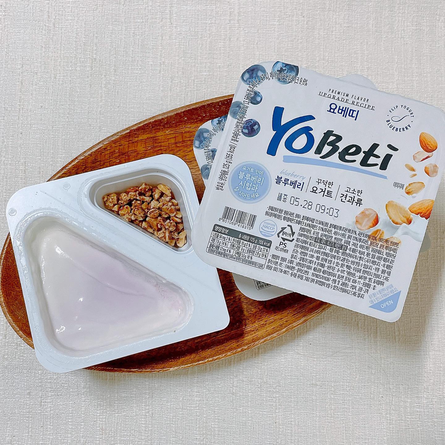 #협찬

23. 05. 25. 아침
➔ 요베띠
➔ 떠먹는 요거트

#삼순_식단

어제 #수료식 이 끝나고 동기들과 맛있게 먹고 놀고 오늘이에요🥰
어제의 여파로 속이 좀 더부룩하더라구요

 아침은 가볍게 먹고싶어서 namyang.today 의 #요베띠 를 먹었어요💙
#무가당요거트 라서 #다이어트식단 중에도 부담없이 먹었어요! 무가당이지만 #블루베리 가 있어서 새콤달콤한 맛도 있고🫐💜
그리구!! 저는 개인적으로 여기아몬트랑 오트가 있는데 이거 이거 이게 진짜 맛있어서 절반은 섞어먹고 절반은 따로 먹었어요😆
이거 맛있어서 식단 중 간식으로 자주 먹을 거 같아요!

namyang.today 

#바디프로필식단 #유지어터식단 #유지어터 
#상콤하게시작