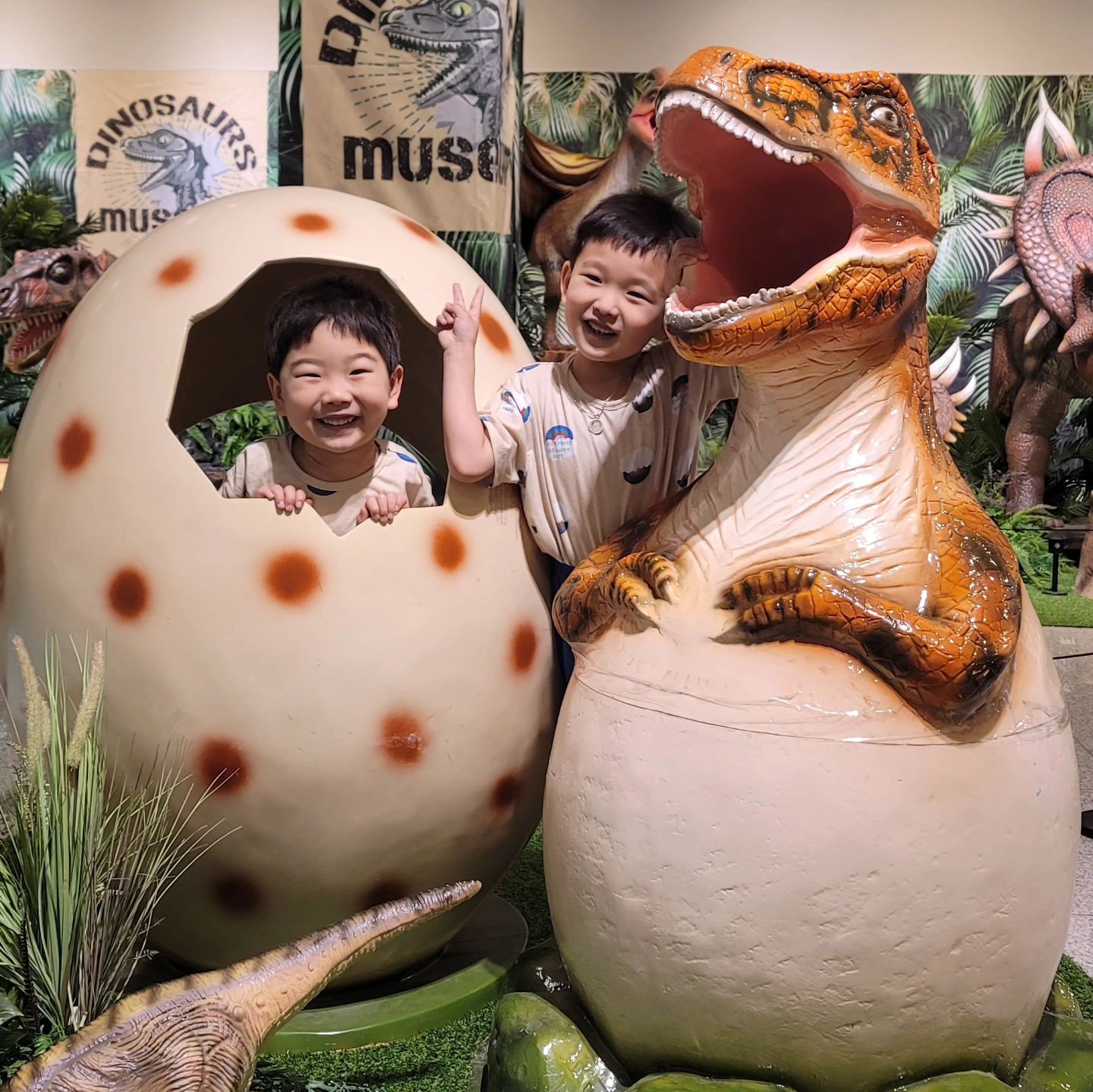 오늘 나는 공룡이다! 🦖
주차하기 편하고,
볼거리 많고,
무엇보다 중요한 건....
입장료가 무료라는 것! 🤑
pcfac2021 
.
.
#포천문화재단 #공룡전시 #반월아트홀 #다이노스인미디어파크 #공룡사랑 #아들셋 #아들스타그램