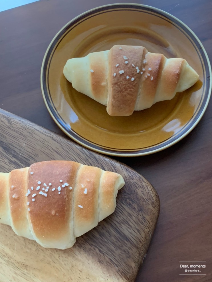 소금빵 맛집 카페 베이커리메뉴 따라잡기 / 크럼몰 소금빵 생지로 초간단 소금빵 만들기 성공