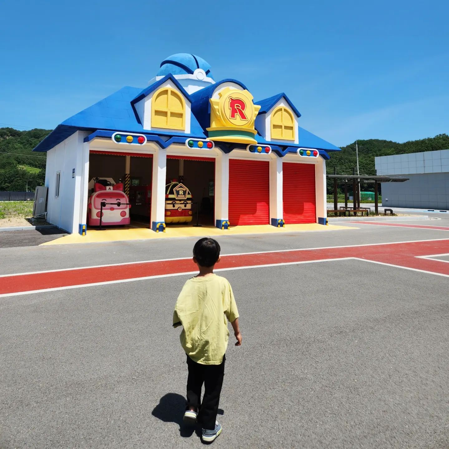 #일상

드디어 예약잡아서 찾아온 이곳!
재난안전 먼저듣고
화재 등등 더 들을 생각이였으나
갑자기 배가 아프다는 너와
아직 몸 상태가 좋지 않은 나
그래서 결국 재난 안전만 듣고
할미집으로 귀가ㅋㅋㅋ
어렵게 예약했는데 하나만 체험해서
너무 아쉬웠지만
무리하면 안되니까~~♡

나머지는 평일에 아빠랑 갔다와🤣

#하나만해도좋았다 #유익한체험 #아이와함께 #❤️
