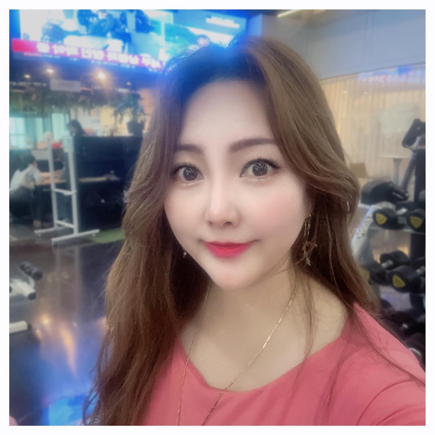 #셀스타그램🌸 #daily🌷#데일리그램⭐️ #ootd💕💋 #셀피❤ #selfie💕 #일상기록🌼 #일상스타그램👆  #웨이트운동🏋️‍♀️ #오운완👍 #헬스소통💪 #운동스타그램🏃‍♂️ #헬스스타그램🏋️‍♂️ #헬스하는여자💪🏻 #운동하는여자💖 #헬스스타그램💪🏻 #운동하는엄마💪🏻