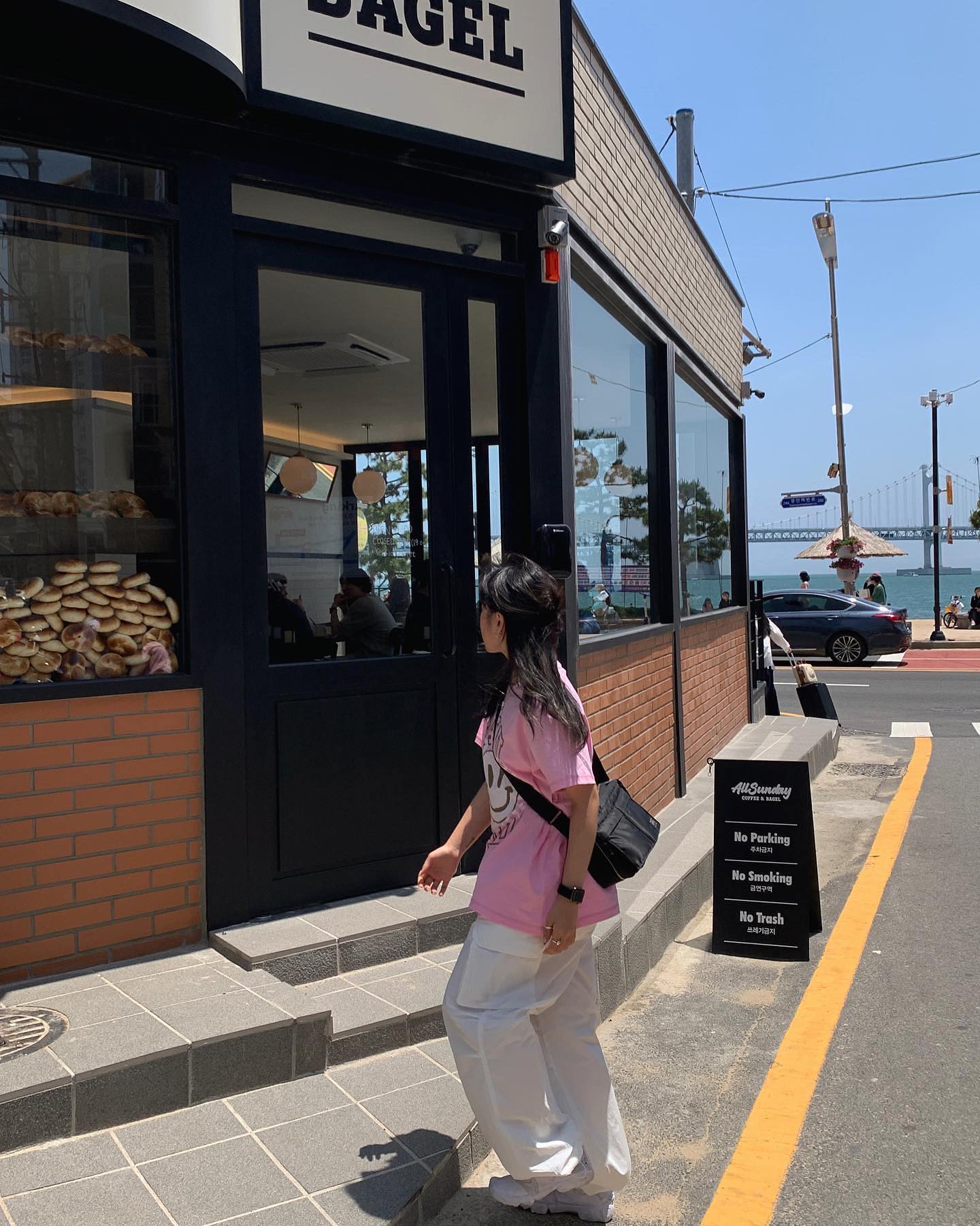 그냥 저냥 살고 있움