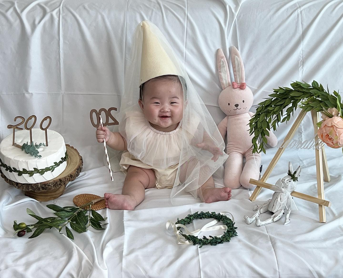 시으니 200일 축하 💗
바뿌다고 일주일 늦은 애미 용서해 😅
너무빨리크는요즘이지만 
너보는 맛에 행복카댜 🤍🤍🤍