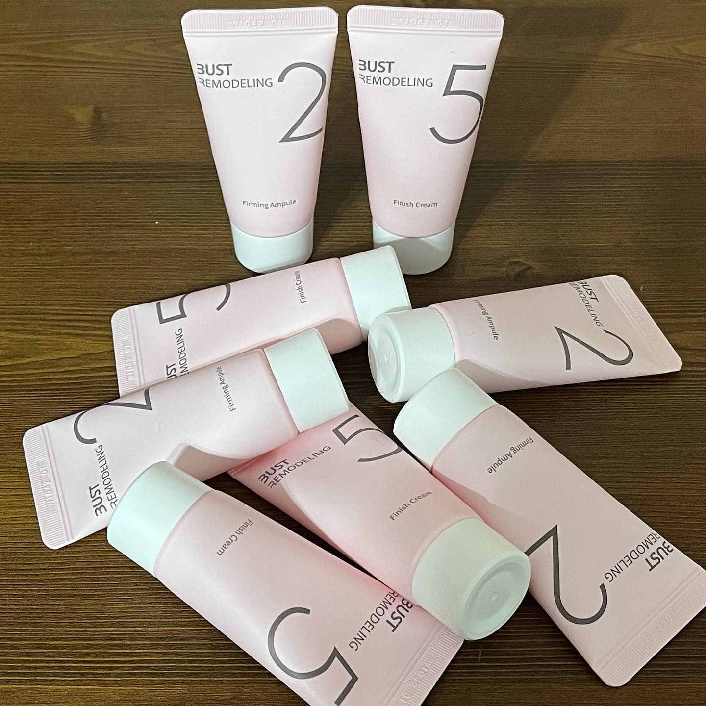 🫶🏻바스트 마지막 5회차🫶🏻
마지막 바스트관리까지 벌써 끝🥲
아쉬워서 어쩌지했는데 마지막날 관리가 너무 대박이여서 관리해주시는분께 이벤트냐 물어봄🤣
상체관리 교육도 해주시는분이라고..어쩐지👍🏻👍🏻
진짜 비교샷찍어주는데 옆구리 쏙파임요
그동안챙겨주신 앰플과 크림들💕 관리받을때마다 새로까서 하나씩주심 아낌없이 주는 끌리메👍🏻
덕뷴에 매일을 푸드파이터처럼 먹었어도 라인은 지켜따...!