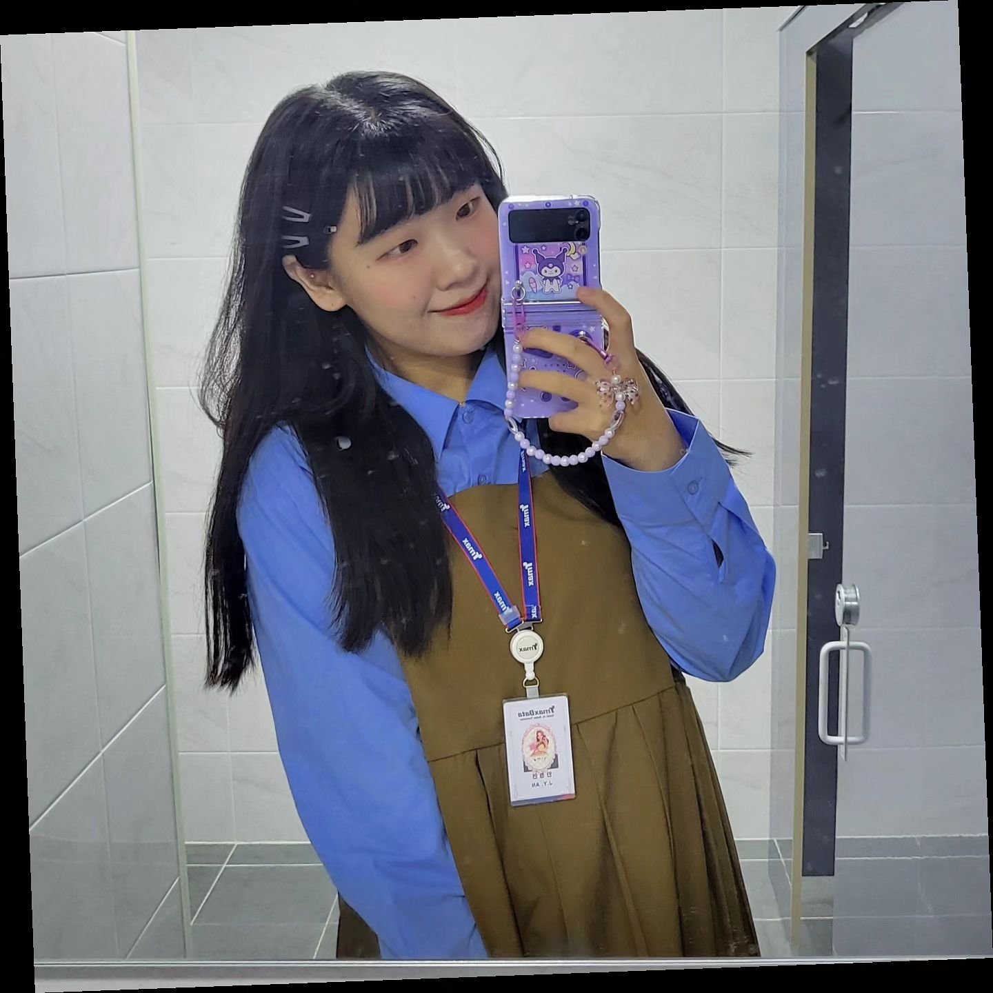 안녕하세요.... 저만 출근한 사람입니다...........ㅋ....😭 

오전에 커피마시러 잠깐 나왔다가 출근룩 여러장 찍습미다.......

샌드위치 출근날이라 최애 코디 입고왔어요..💙🤎 입으면 소녀된거같고 기분 죠타구욧...🫶 뒤에 리본있는데 못보여줘서 아쉽따..❣

다들 6시 1초에 퇴근 갑시다아앗❣❣❣❣❣❣❣ ヾ(*´∀｀*)ﾉ