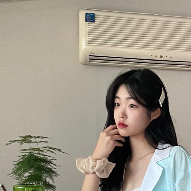 Seung A on Instagram: "#협찬 #파스티야 🎀 이게 잠옷이야 외출복이야?🤍 파스티야 루즈핏 데일리 드레이프자켓은 호캉스/바캉스/파자마파티/나이트웨어/홈룩의 경계를 허문 데이나이트 웨어에