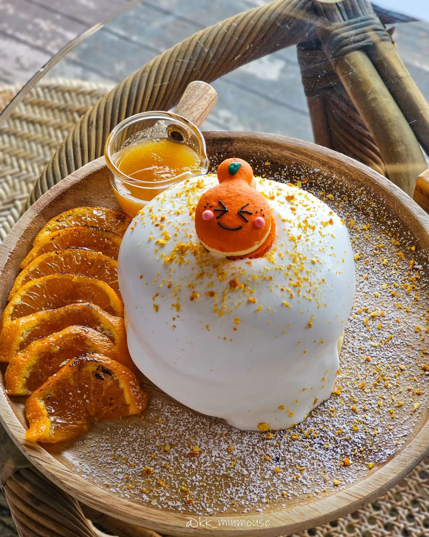 #제주카페 #트라이브애월 

퐁실퐁실 귀여운 한라봉 수플레🍊🧡
푹 절여진 한라봉 조각에 한라봉잼과 함께 달콤쌉쌀!

#민마우스_제주