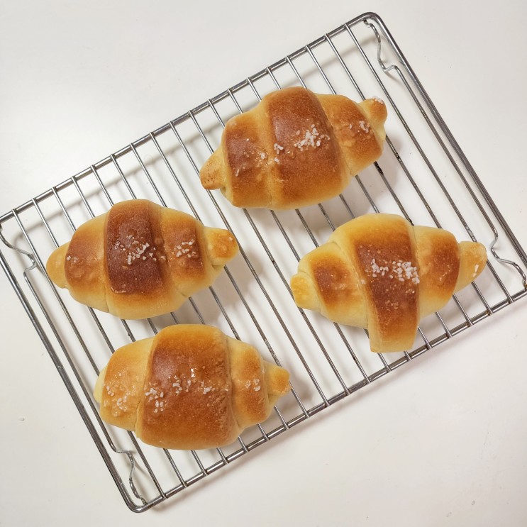 맛있는 소금빵! 소금빵 생지로 반죽없이 초간단 완성(크럼몰 구매)