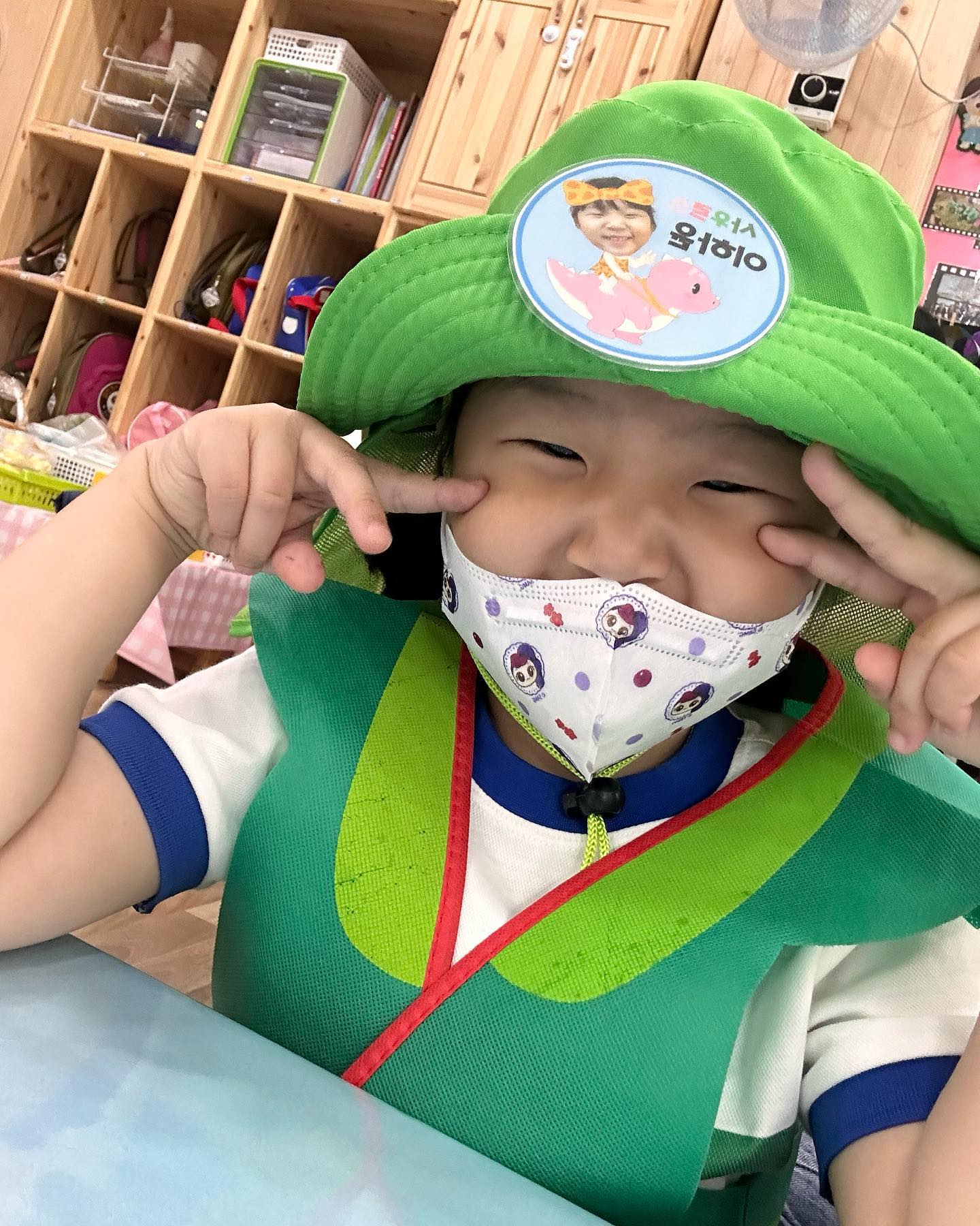 230530

어린이 참여수업 끝나고 서울가기🧳🚝

언니가 일을가서 대신 조카 참여수업 갔다😛

전날 미리 퀴즈 공부하고 💯
내가 율동도 추고 올 줄이야🤣🤣
하윤이가 좋아하면 율동쯤이야😂😂
조카가 좋아해서 나도 재밌었당👍

#어린이집참여수업 #조카참여수업 #이모대신육아중 #얼마만에 #어린이집인지 #시간보다일찍가서 #원장쌤이랑같이 #있었다 #ㅋㅋㅋㅋ #부담스러웠던 #🤣🤣 #영천역 #서울로 #seonyee