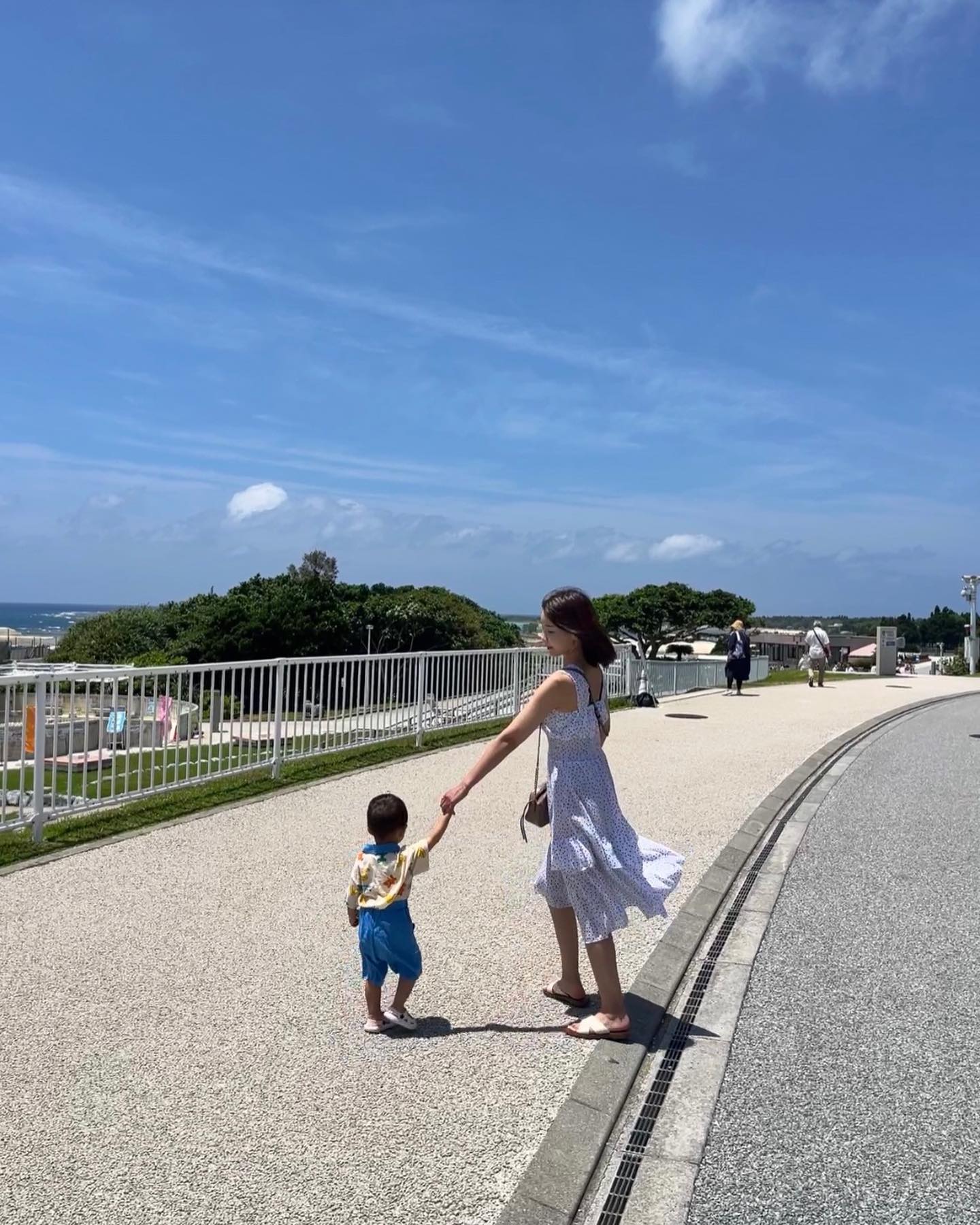 .
쪼꼬미랑💙

우리의 시그니처 포즈
앞모습 안됨 삐-🙅🏻‍♀️