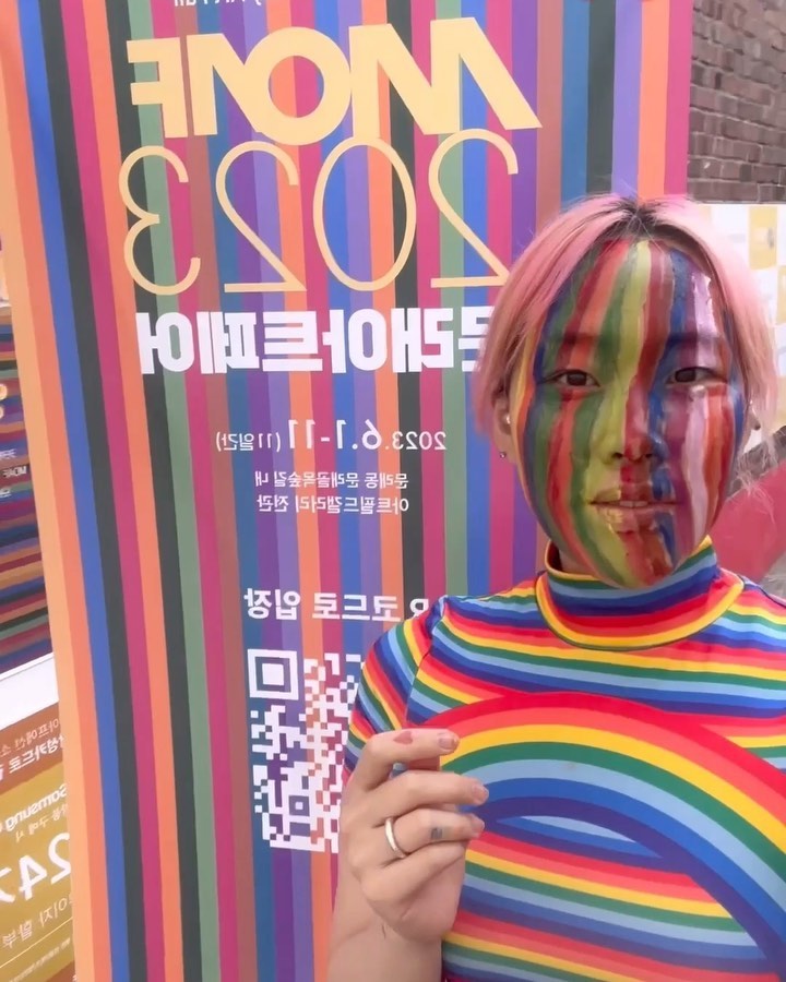 ❤️ My work is on display at the exhibition❤️
The next news is about the Urban Break exhibition 🙂
Moaf: 6.1 (Thursday) to 6.11 (Sunday)
Venue: Artfield Gallery Exhibition Hall, Forest Road, Munrae Alley (2-1, Dorim-ro 129-gil, Yeongdeungpo-gu, Seoul) 
.
❤️전시중입니다❤️
다음 소식은 어반브레이크 전시 소식을 알릴게요 🙂
모아프: 6.1(목)~6.11(일)
장소: 아트필드 갤러리 전관, 문래골목 숲길 일대 (서울시 영등포구 도림로 129길 2-1)
.
.
#art #bts #artist #draw #performance #artperformance #draw #drawing #아트 #미술 #exhibition