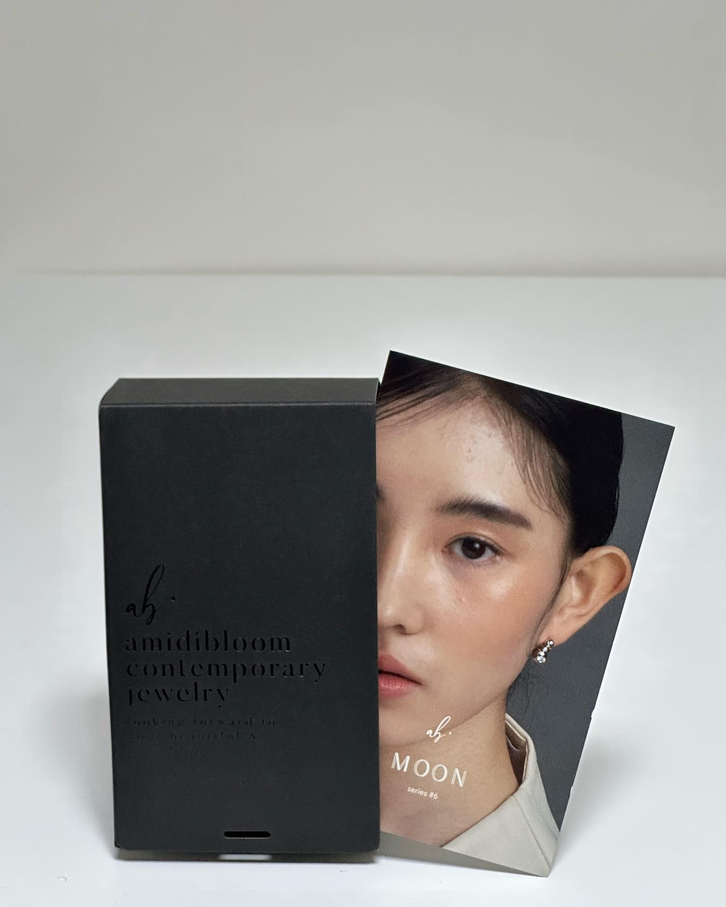#gift #아미디블룸 #amidibloom 

실버목걸이 찾고 있었는데,,,완벽한 데일리목걸이가 생겼다,,🤍