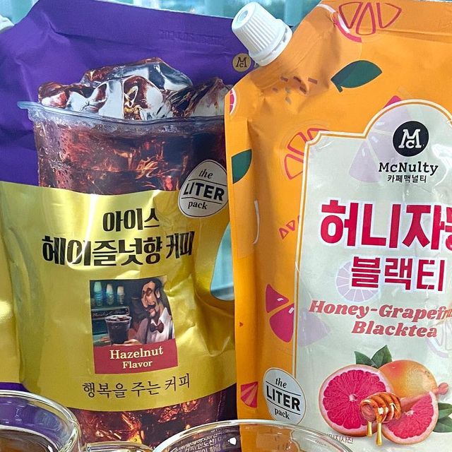 카순이 on Instagram: "이 제품은 ‘맥널티’에서 제공받았습니다. 아이스티, 커피 등의 음료를 좋아하신다면?! 1L 대용량 맥널티를 마시는건 어떨까요🫧 집들이나 홈파티 등 사람이 많이 올 때