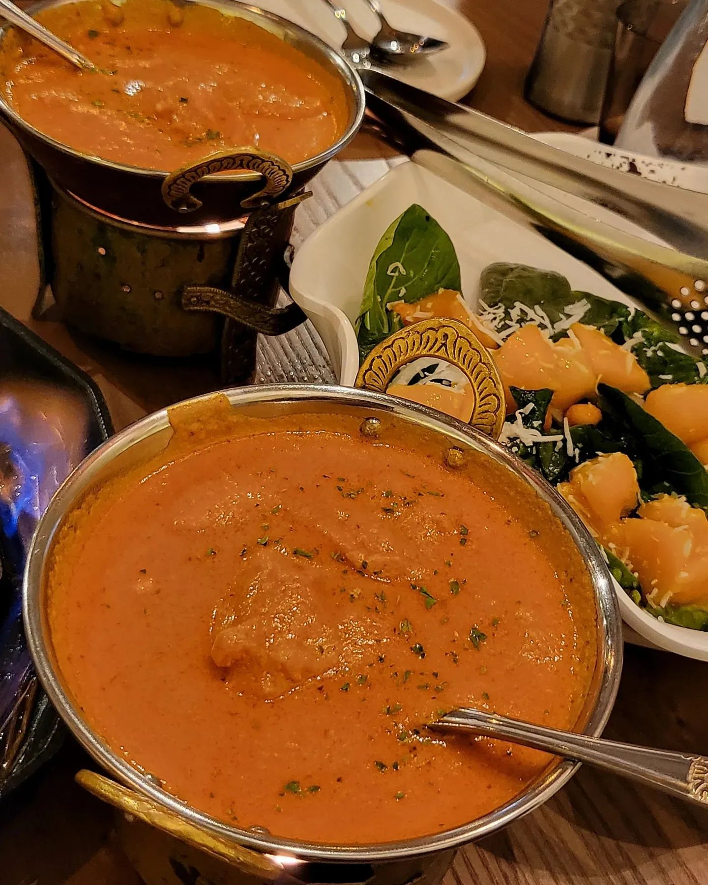 여의도 IFC몰에 최근에 오픈한 인도음식점 <아그라>!🍛
프리미엄 세트 주문 시 난,밥,탄산이 무제한!!🫓🍚🥤
.
.
.
.
#여의도 #ifc몰 #아그라 #인도음식 #버터치킨커리 #커리 #🍛