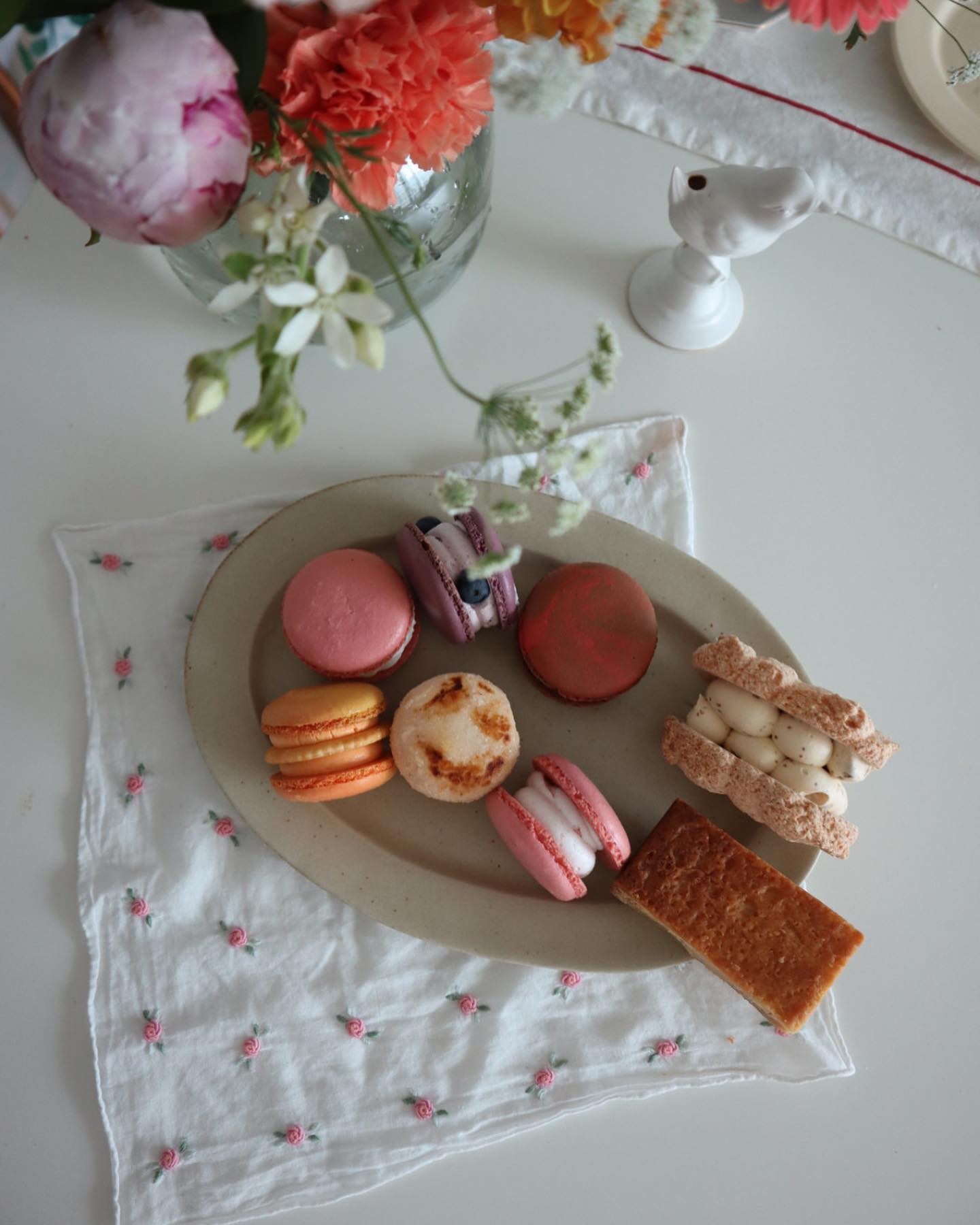 -
쫀득쫀득 삭감이 매력적인 마카롱과 다쿠아즈
달달한게 땡길때는 무조건 🍰🍭🍫🍩

매장 : 후아후아마카롱
오픈 : 매일 12:00 ~ 21:00
  토 10:00 ~ 18:00
  매주 일요일 정기휴무
주소 : 대구 수성구 들안로64길 29  1층 
전화 : 010-2529-3976