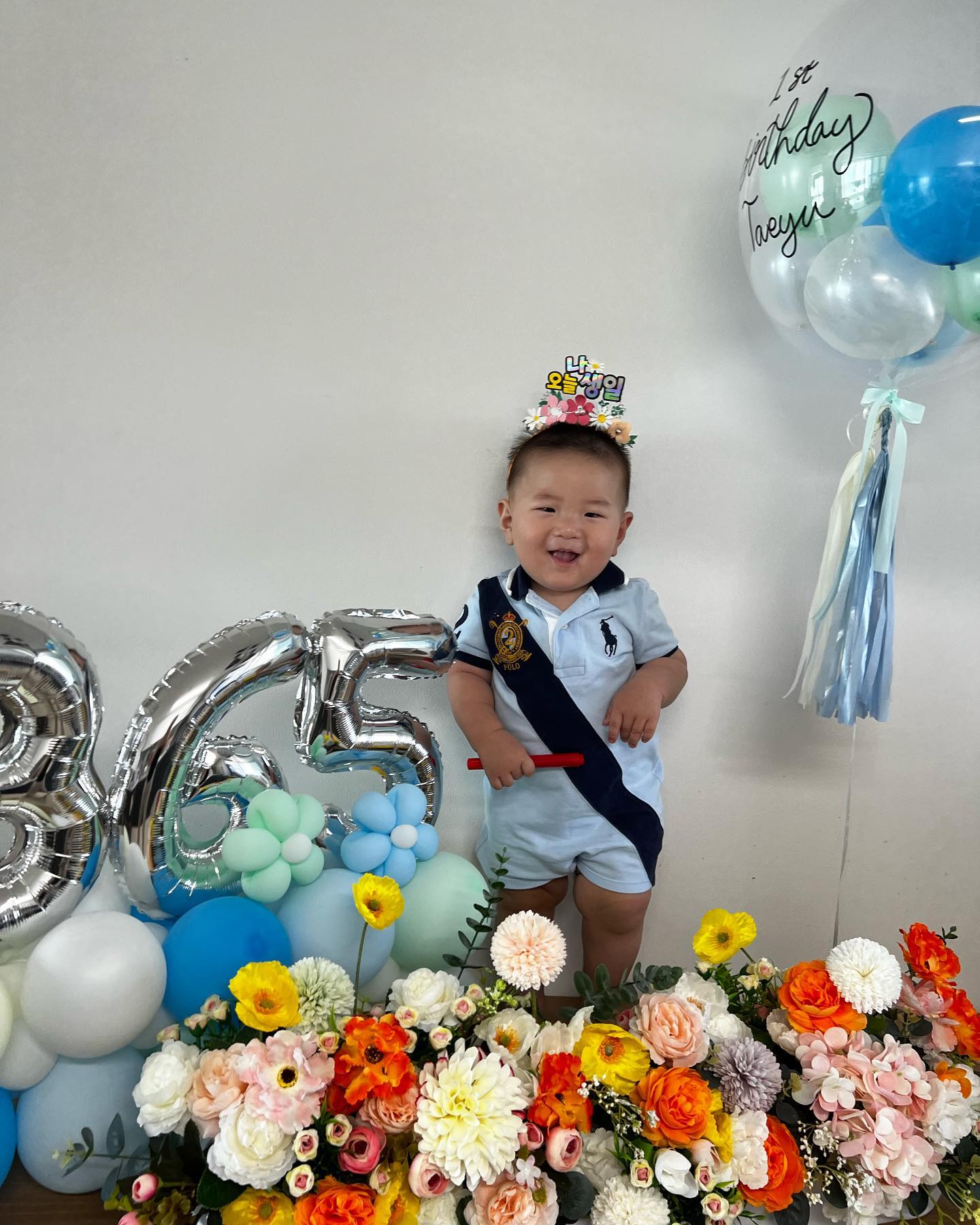 2023. 06. 08.

내새꾸 생일축하해💙
소소하게 우리끼리보낸 생일이었지만
그어느 누가 상상할 수 없을정도로
가슴터지게 사랑해❤️‍🔥