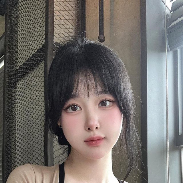 하루나 on Instagram: "#광고 @marun5_official 웹툰작가들은 공감하는 손목통증,,, 보호대로 손목 지키며 작업해요🥹 일반적인 손목 보호대와 달리 얇고 부드러운 소재로 피부도 따갑지 않고 드로