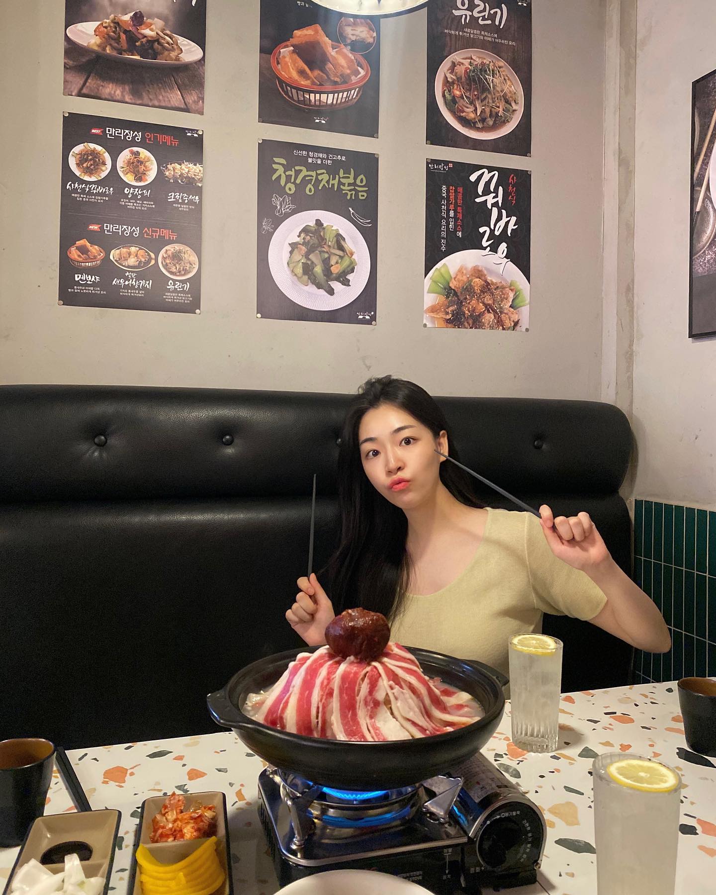 #협찬

광고지만 진짜 너무 맛있는 마라전골 맛집 찾았다!!🫢
마라 정말 좋아하는데,,
나랑 마라전골 먹으러 갈사람 괌 ~~ 🙌🏻

#광고 #수원맛집 #만리장성 #수원만리장성 #중국집만리장성 #남문맛집 #수원남문맛집 #팔달문맛집 #만리장성중화요리 #수원남문중국집 #팔달문중국집 #수원중식맛집팔단 #행궁동맛집 #남문외식 #수원남문모임장소 #수원마라탕 #마라전골