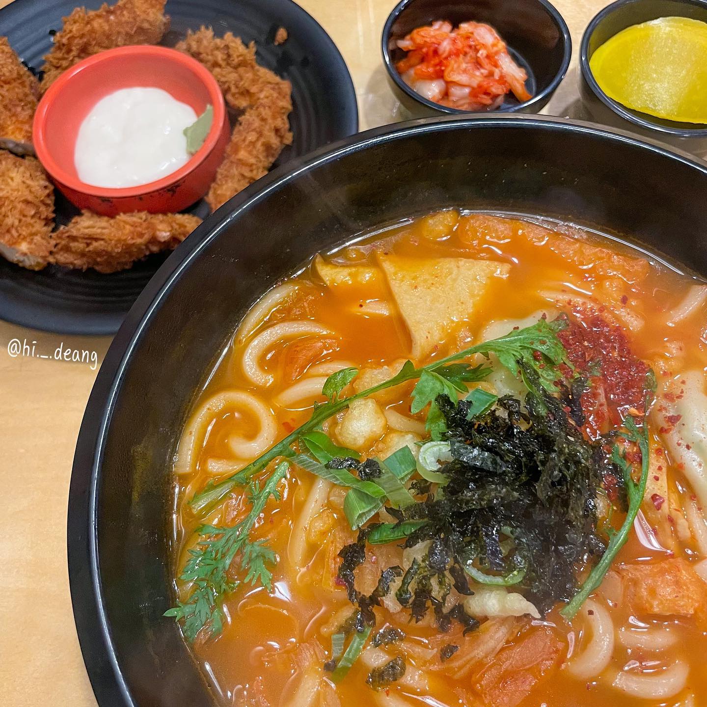 ॱଳ͘

용우동에 가면 항상 먹는 조합🤍
김치우동 + 치킨안심까스