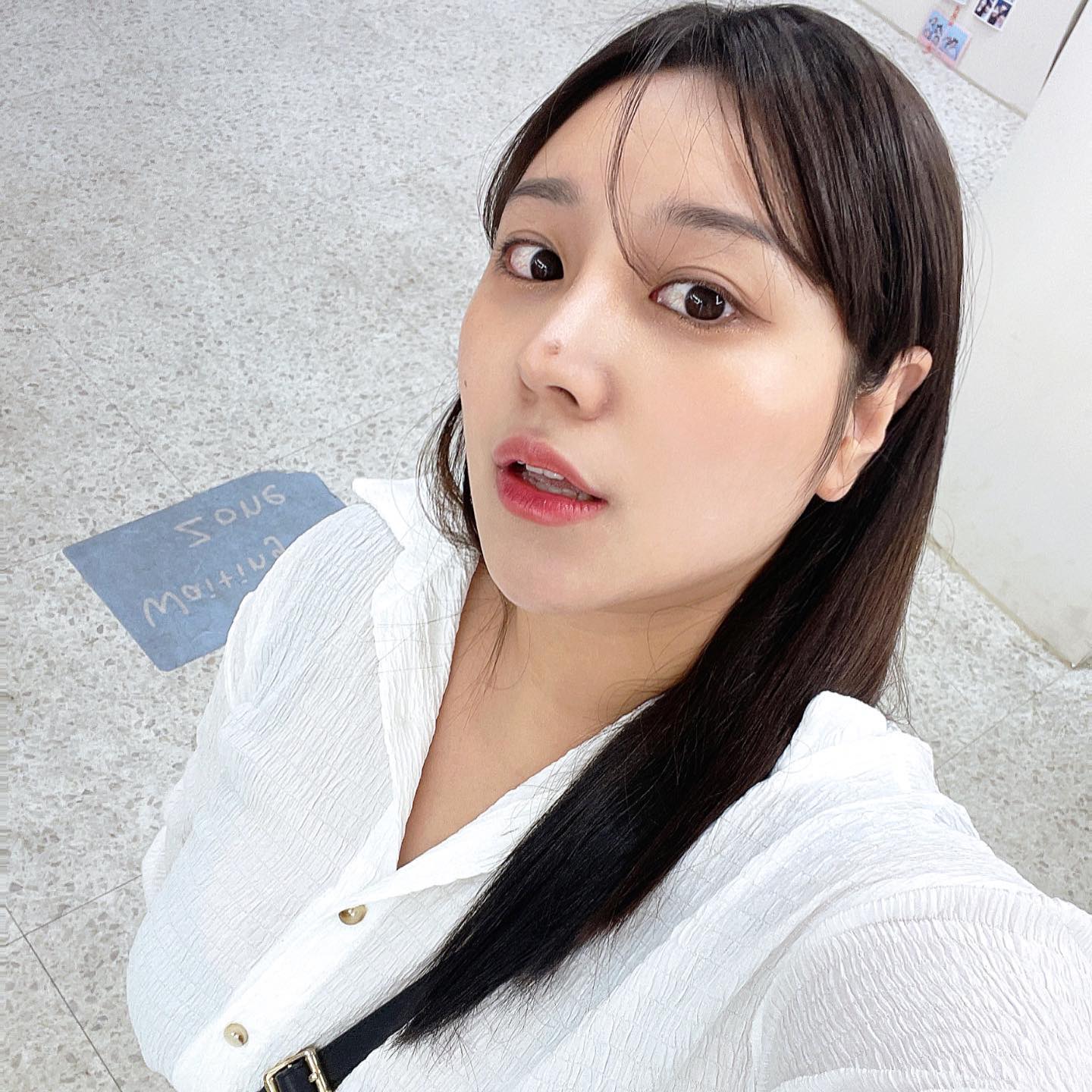 생존신고 처리랑 여전히 잘 먹고 잘 놀고 여행다니며 또, 인천서울 왕복 세시간 출근하면서 열심히 재미있게 일하고 행복하게 지냄. 밀린사진 천개만개 (히피펌은 풀어버림)