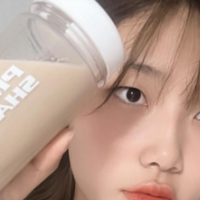경민 on Instagram: "머리도 자르고 기분전환 후에 ㄷㅏ이어트 운동 후 프로틴 ✨ #광고 프로틴스토리에서 챙겨주신 오레오 프로틴으로 종류도 다양하고 맛도 있고 부드러운 느낌에 거부감이