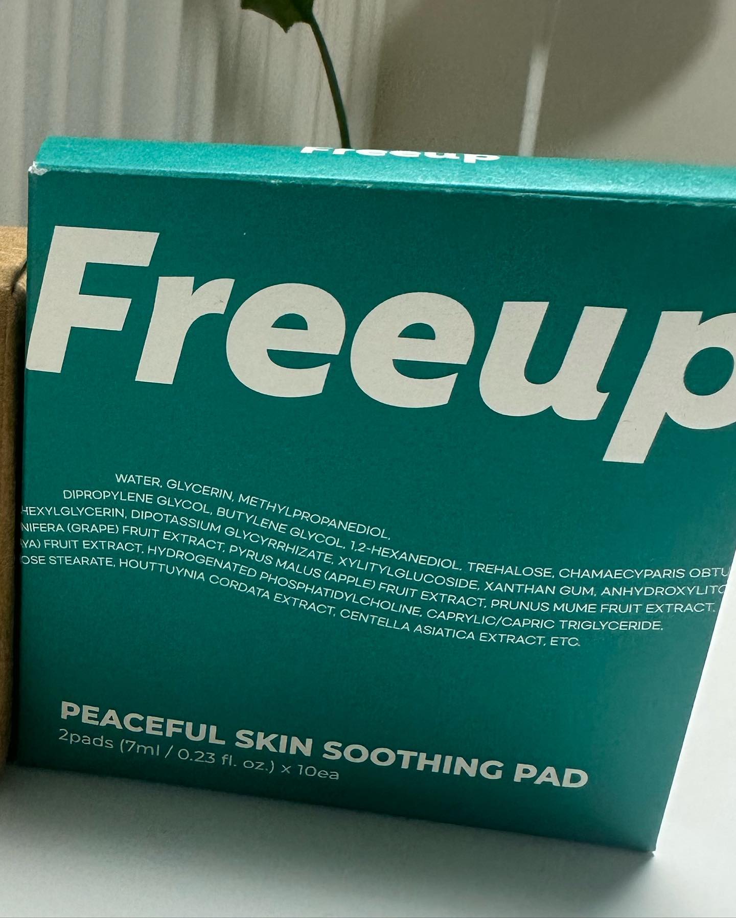 #할인구매 freeup.official #엠보싱패드 #토너패드
얼굴에 열 올라올 때 양쪽 볼에 얹어놓기
휴대용키트가 있어서 가지고 다니면서
사용하기 너무 좋다!!!! 
촉촉하게 수분 공급~~~~ 완전 꿀템임
#비건패드 #08L #여름아이템 #수분충전 #민감피부 #신상품나왔을땐 #스킨케어 #피부관리 #뷰티 #패드 #수딩패드 #패션 #열내리기 #진정패드 #먹방 #수분공급 #프리업 #리뷰 #맛집