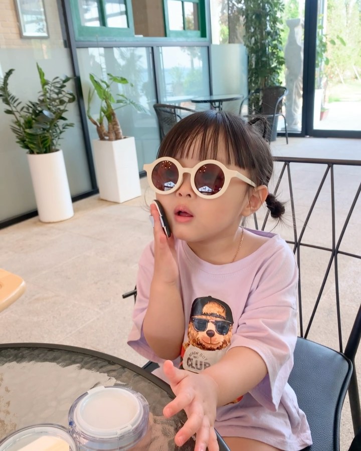 ⠀
#공주들이란
테이블 위에 있는 이모 화장품 보더니
얼굴에 두들김ㅠ ㅋㅋㅋㅋㅋㅋㅋㅋㅋㅋㅋ
또 엄마하는건 많이 봐가지고
여기저기 잘바름ㅋㅋㅋㅋㅋㅋㅋㅋ
#나중에커서#실컷해 🩷
⠀
그리고 규민이 애기시절🥹
#다컸다내새끼
#35개월#35개월아기
#무안카페#무안879