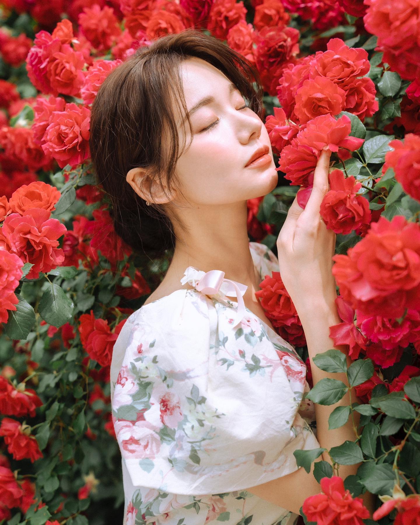 지나간 봄을 붙잡고🌹🌹
📸 hau._.like 🫶🏻
💄 as_long_as_love 🫶🏻
👩🏻 jeongharoong