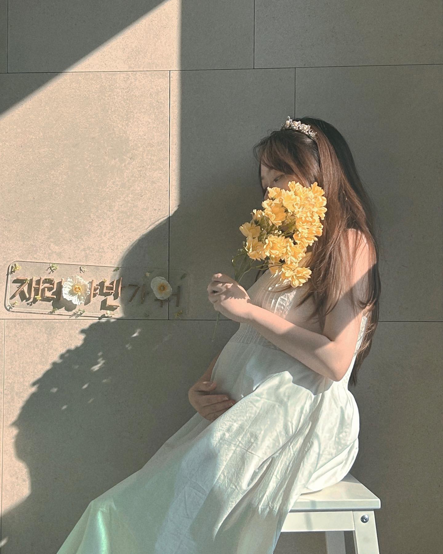 ฅᐢ..ᐢ₎♡ 재리야 반가워 🐰
⠀
⠀
요즘 내 최애 공간 💛
⠀
⠀
⠀
⠀
⠀
후.. 인스타 갬성은 멀고도 험하네 🌝
벌써 배가 이만큼 나와도 되는거냐고 😭
⠀
오늘은 #17w0d
⠀