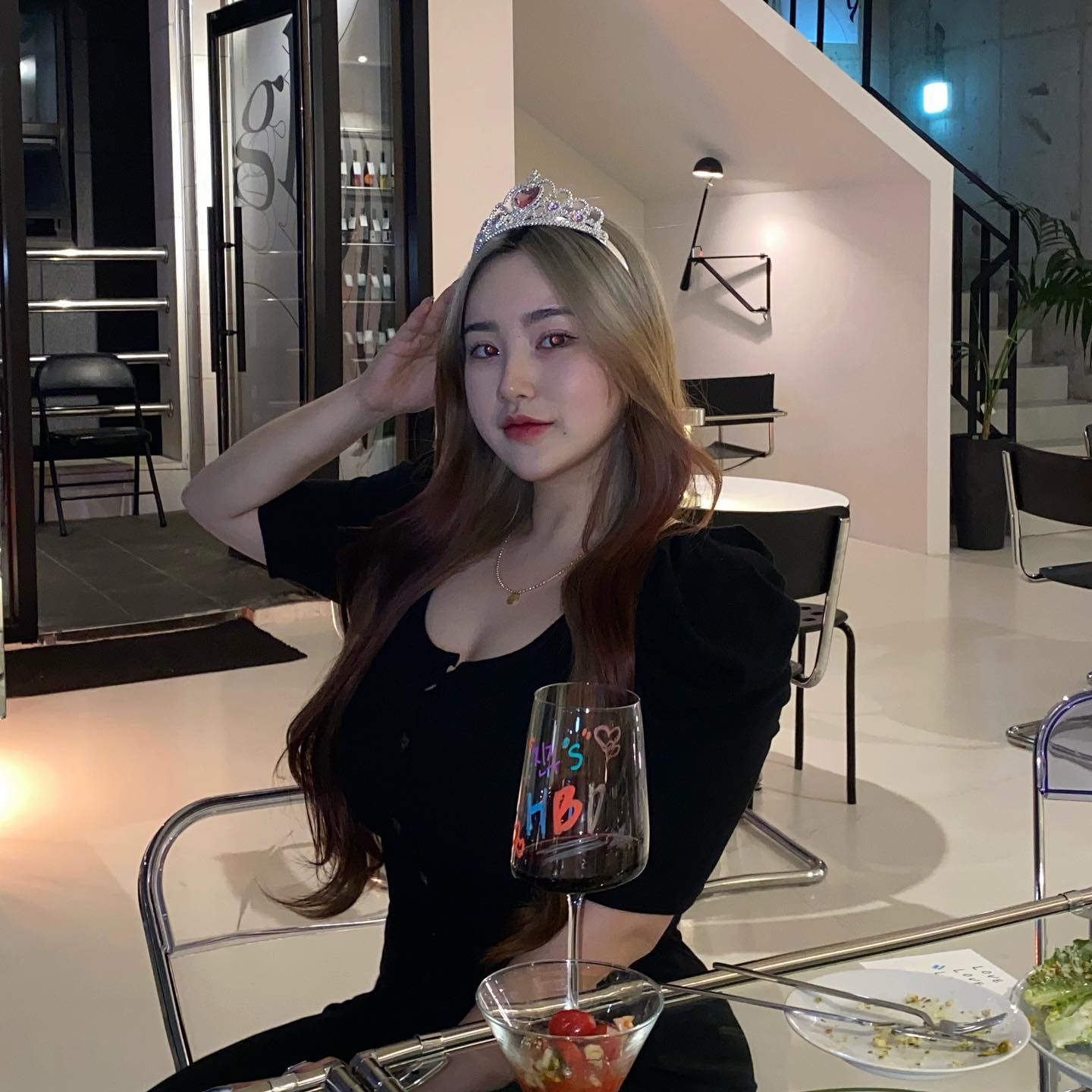 본업👸🏻