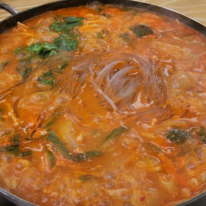 여태까지 먹어본 #돼지곱창전골 중에 단연 1등이라고 말할 수 있겠다.

#서산해미우시장 #해미읍성맛집 #백종원의골목식당서산 #서산곱창전골