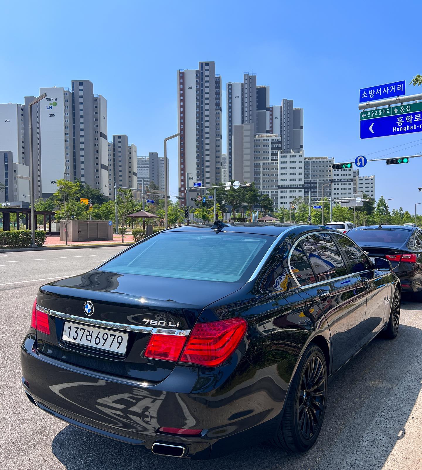 #아산디테일링
#천안디테일링 
#BMW 
#세차맛집 
#디테일링세차 
세차를 맡겼는데요? 광택을 맡긴게 아니라요? 
신차출고 받은느낌 🫶🏻
꼼꼼 세차 너무 맘에들고 친절하시고 
휴게실에 안마의자에 커피도 맛있고 
난 이제 단골할꺼야 익스도 샤워하러가자
.
.
.
.
#아산손세차 
#천안손세차
#천안손세차잘하는곳 
#실내클리닝
#천안광택
#샤인랩디테일링