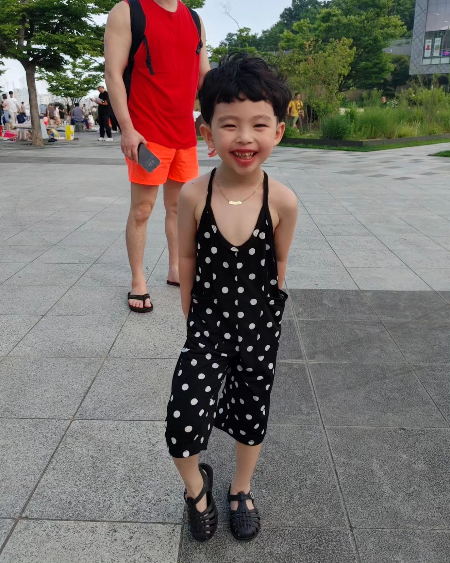 이번 내생일은 진짜 알차게 잘 보낸듯~~
나 말고 라온이가....ㅋㅋㅋ
머리 단장도 잘 하고
물놀이도 쒼나게 하고!!
밥도 엄청 잘 먹고!!

모 내 인생에 가장 큰 선물이 너니까
너만 행복하면 다 좋아♥

#행복한#생일#더운날 에는 #물놀이 가 #최고#내시끼 가 #가장#큰 #선물#사랑해#기염댕