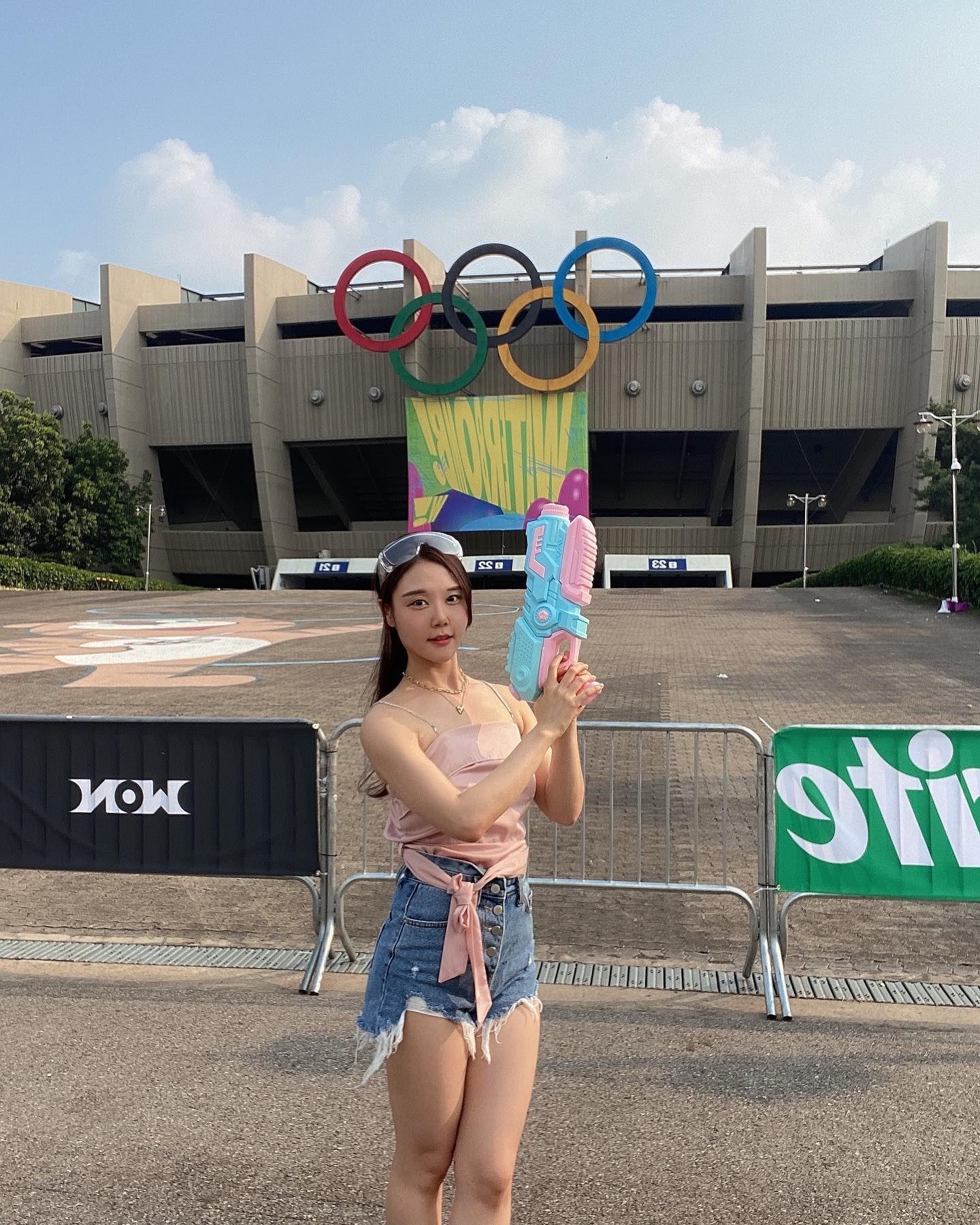 워터밤 찍고 왔어요>< 그다음은 송크란 궈궈링⭐️

추운데 물맞아서 감기몸살 걸렸쪄…유 ㅠㅡ얼른 나아라🥺