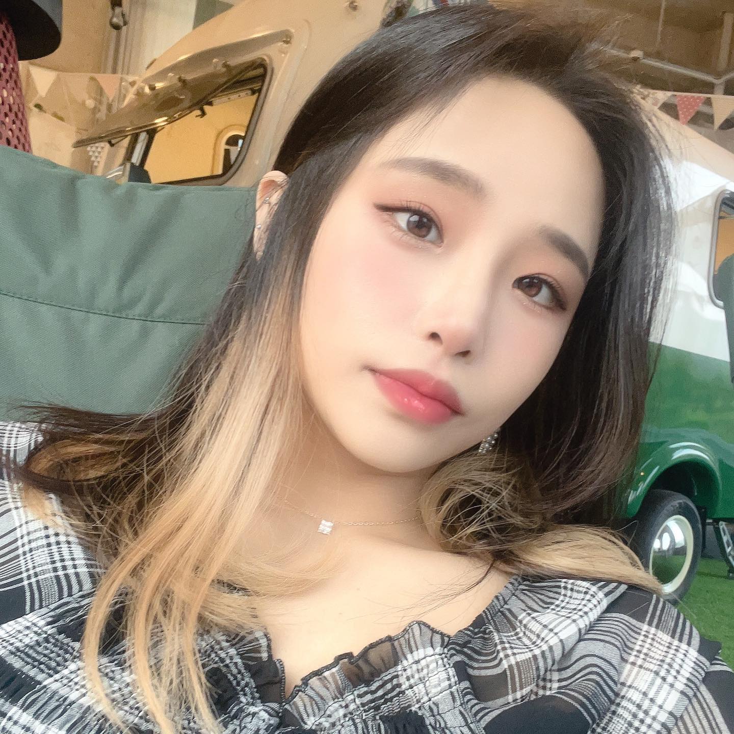 #포천 #카페 #라빈느2 
카페도 예쁘고
음료도 찐하고
분위기도 좋고

다 좋았당 ㅎ

hana.0602 
#힐링 #드라이브 #포천고모리 #포천고모리카페 #셀스타그램 #셀피 #셀카 #편안