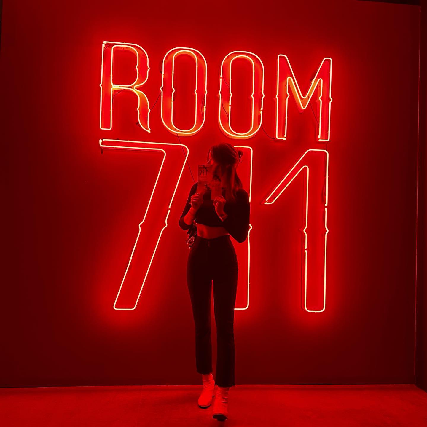 진실의 방으로.🌹
#전시회 #예술의전당 #제우스 #룸711