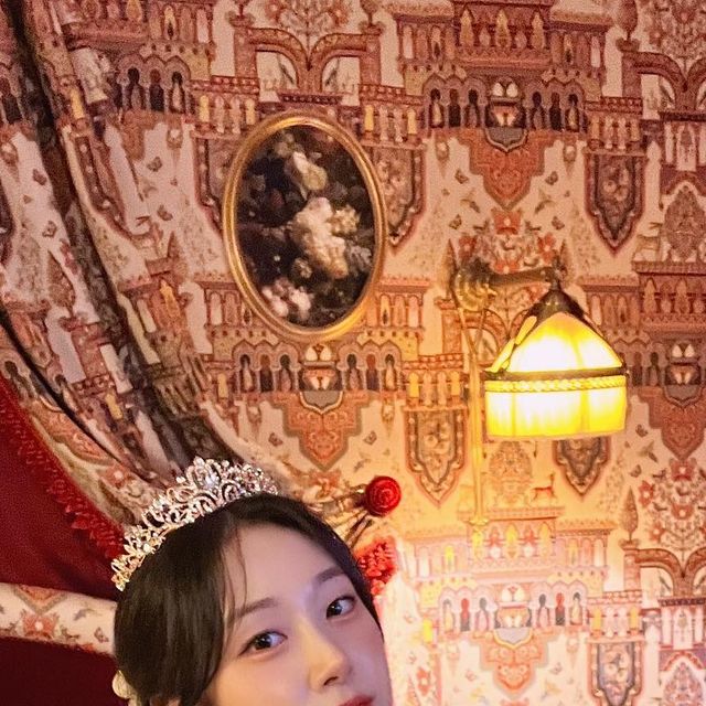 유리아 Yulia🌸 on Instagram: "230608 공쥬놀이 씐나게 했다❤️👑 #생일파티 #레스케이프호텔 #호캉스 _ 상세한 호텔 후기는 블로그에 올렸어요❤️"