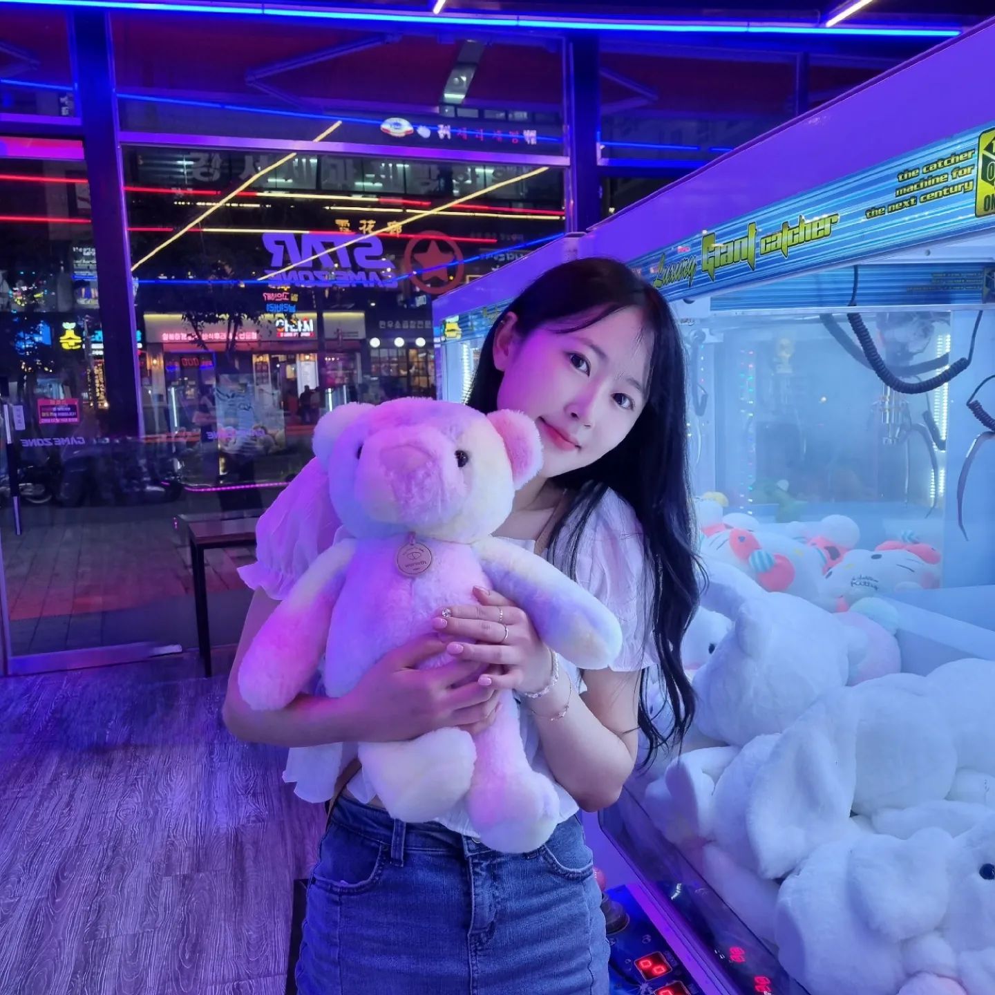 인형뽑기 하는 시원쓰
오늘부터 26살인디 🧸🫧