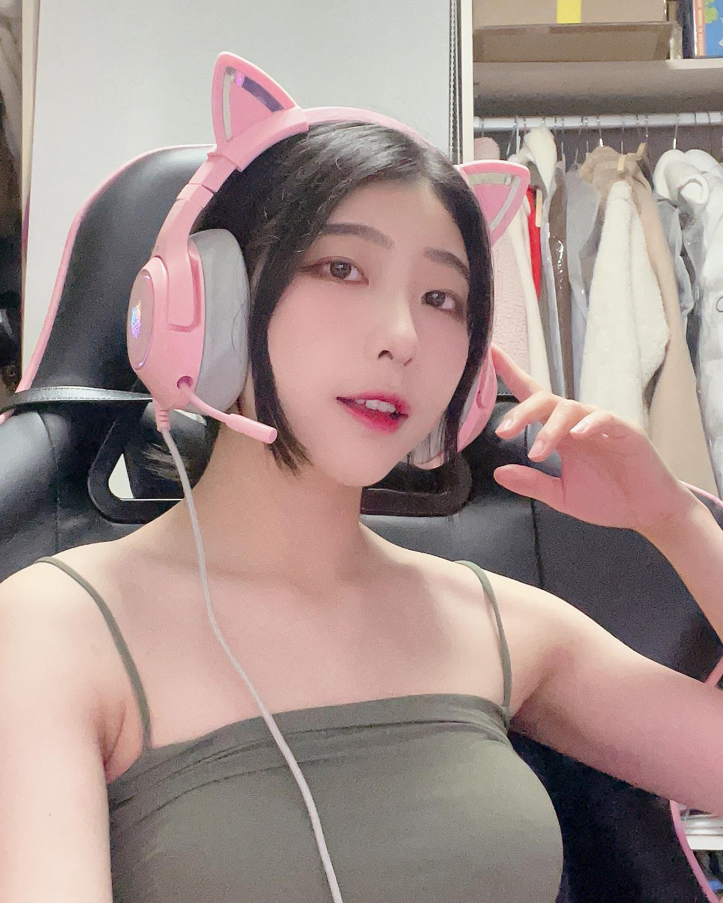 💕 愛してる💕🌸

.
.
.
.
.
.
.
.
.
.
.
.
.
.
.
.
.
.
.
.
.
#gamer #gamerlife #gamergirl #愛してる #게임 #게이머 #핑크 #셀카 #셀피 #셀카그램 #셀피그램 #셀카스타그램 #셀피스타그램 #셀스타그램 #훈남 #훈녀 #일상 #데일리 #취미 #컴퓨터 #핑크색컴퓨터 #핑크색헤드셋 #핑크컴퓨터 #핑크덕후 #선팔 #맞팔 #선팔하면맞팔 #좋아요반사 #pinkcomputer #pink