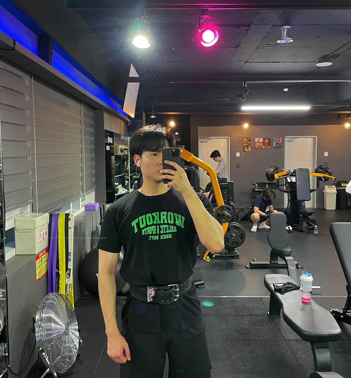 가슴 어깨 삼두🔥

어깨운동 원판 돌리기 해보세요
펌핑감 미쳤습니다