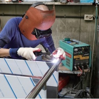 명가금속

대전시 대덕구 오정로 42번기 13

042-274-0070

http://www.ojmachiningvalley.kr/page/ojeong14