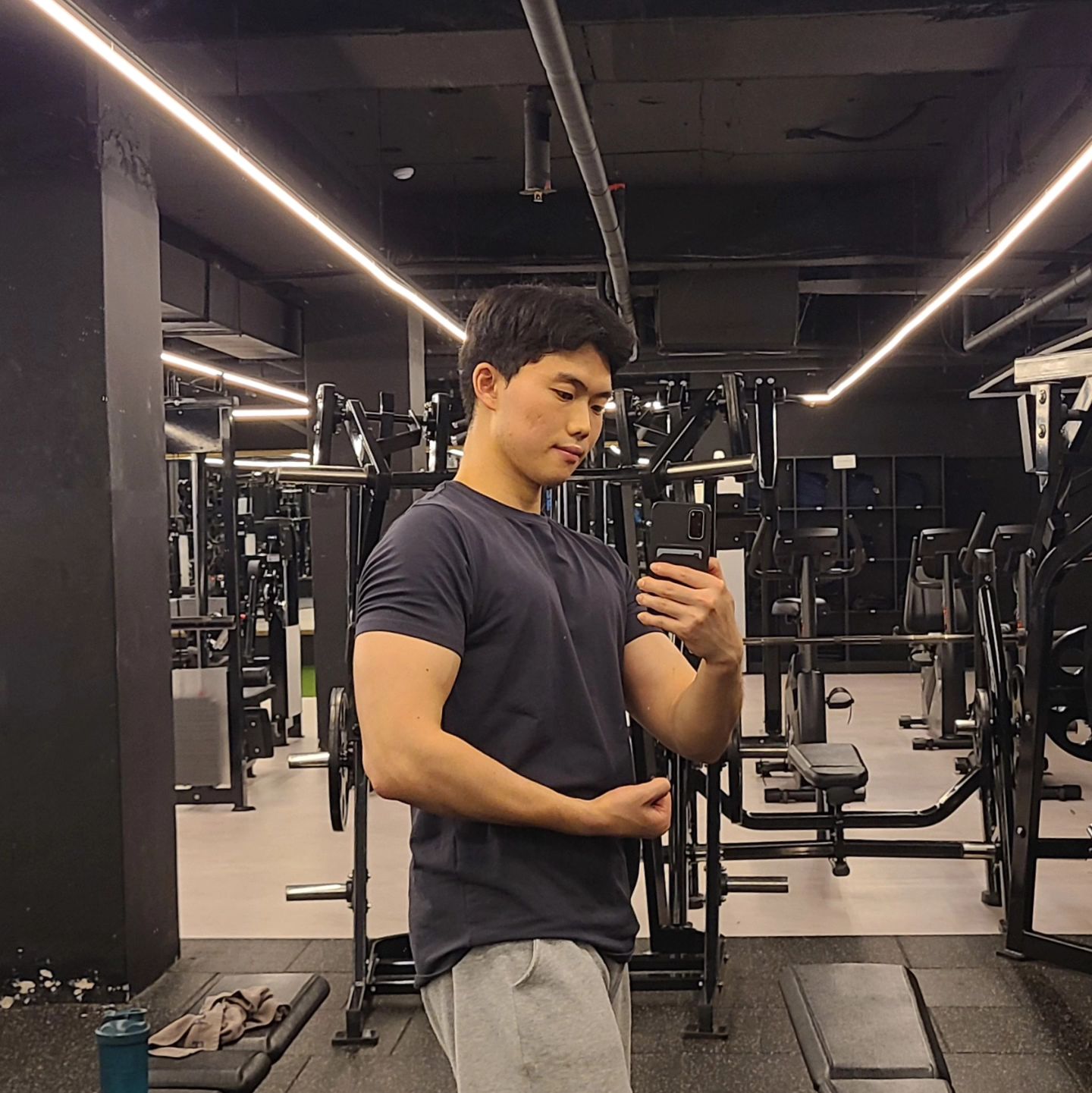 23.06.29 목요일
가슴 삼두 복근운동 완료🙂