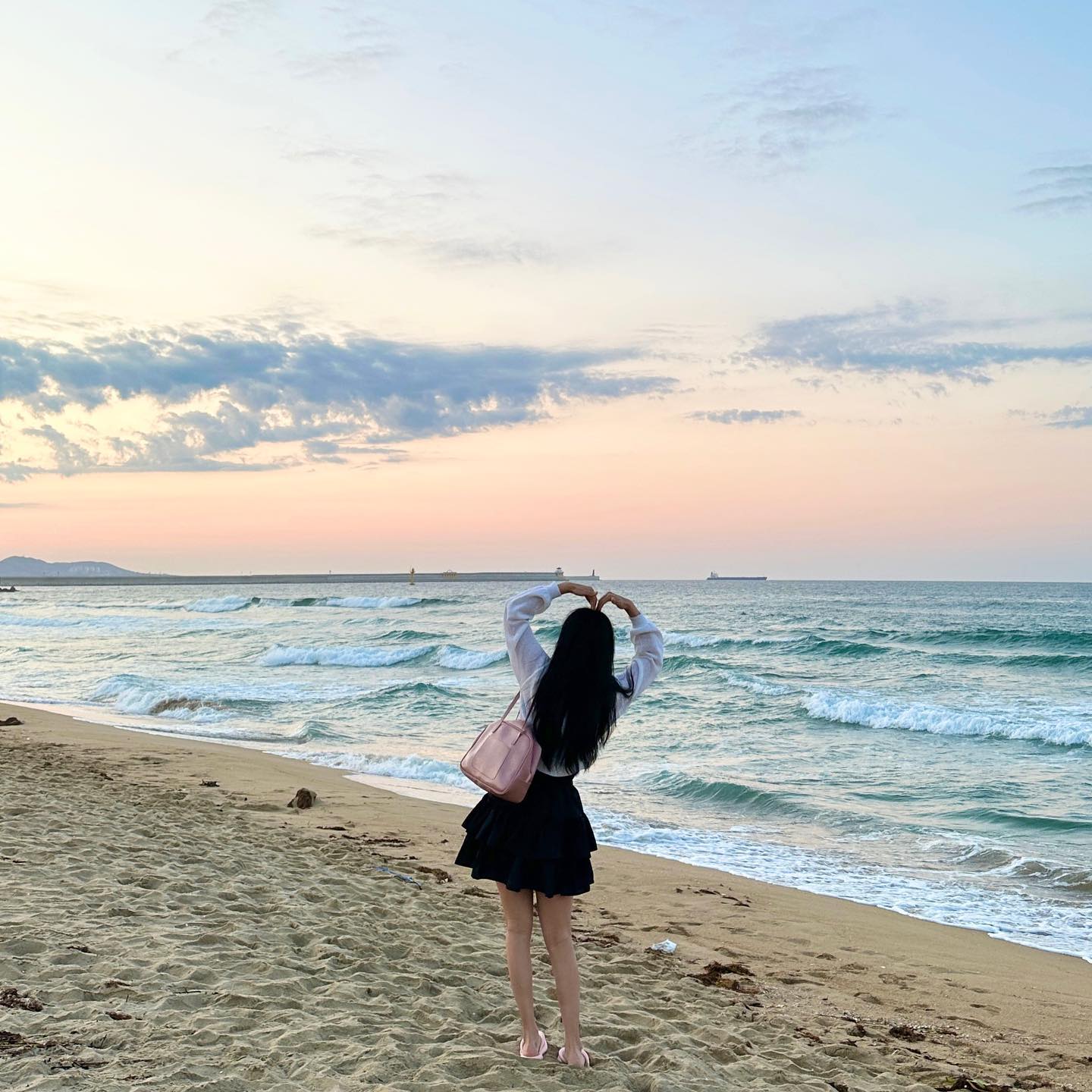 삼척 바다 노을~

그냥 구경하는것도 좋았디요🌊