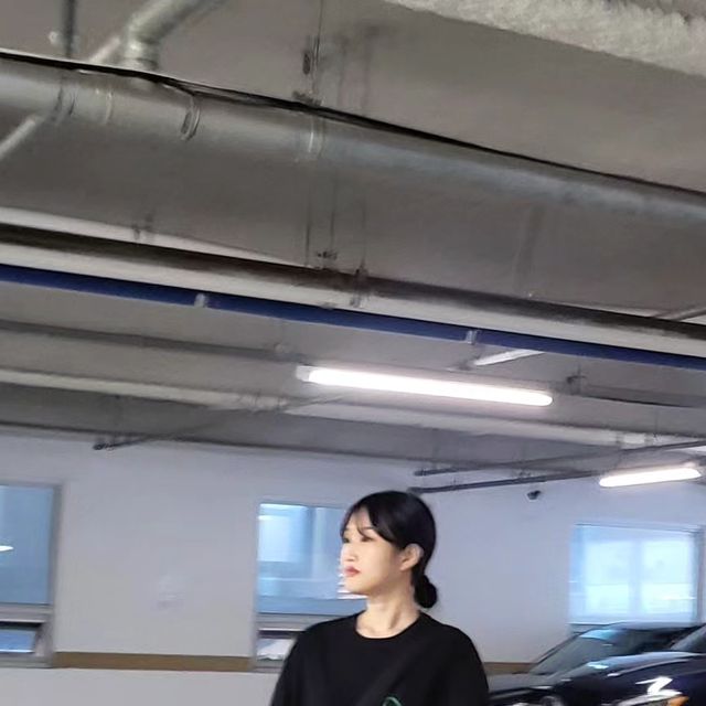 @m._.ran on Instagram: "국내 자체제작 브랜드 스텐다드에러🖤🏁 IRT169 [컴팩트얀] 엔자임 워싱 3D 미니 써클 반팔티 면재질도 구김안가고 부드럽고 시원한 소재 과하지 않은 디자인에 오버핏이