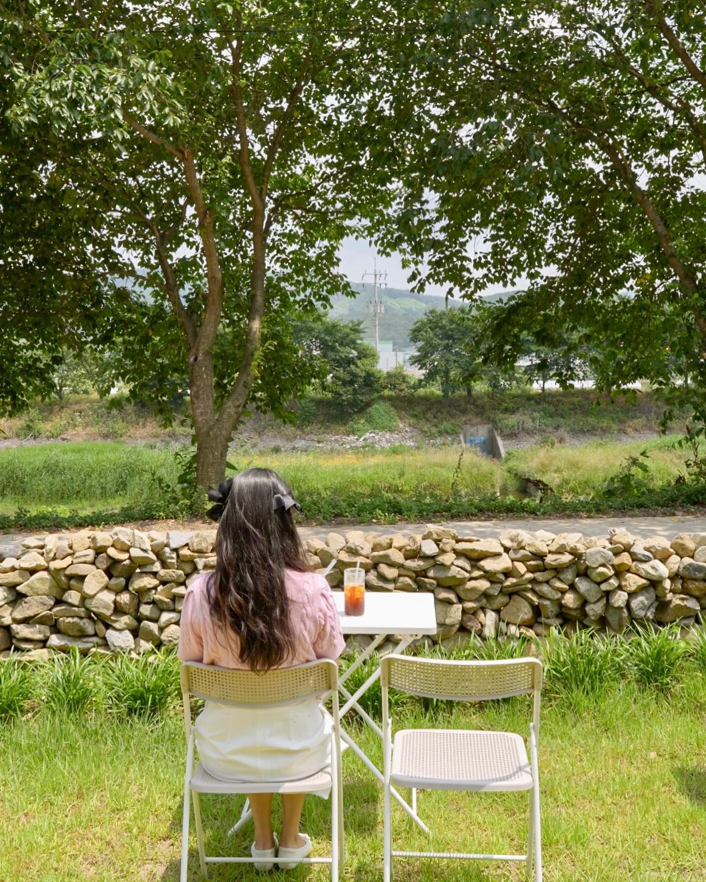 조용하고 푸릇푸릇한 정원 카페🌿💚

청양투어패스와 함께면 24시간 동안
분위기좋은 카페 10곳에서 아메리카노가 무료인데요 ☕
(청양 여행할때는 청양투어패스 필수!)

그 중 한 곳인 #카페앵화당 은
새소리 물소리 들으며 힐링할 수 있는 곳이였어요 :)

🏷️ 앵화당
📍 충남 청양군 운곡면 구만이길 70-21 

 
#트래블로미_청양
#청양여행 #청양카페 #앵화당 #청양투어패스