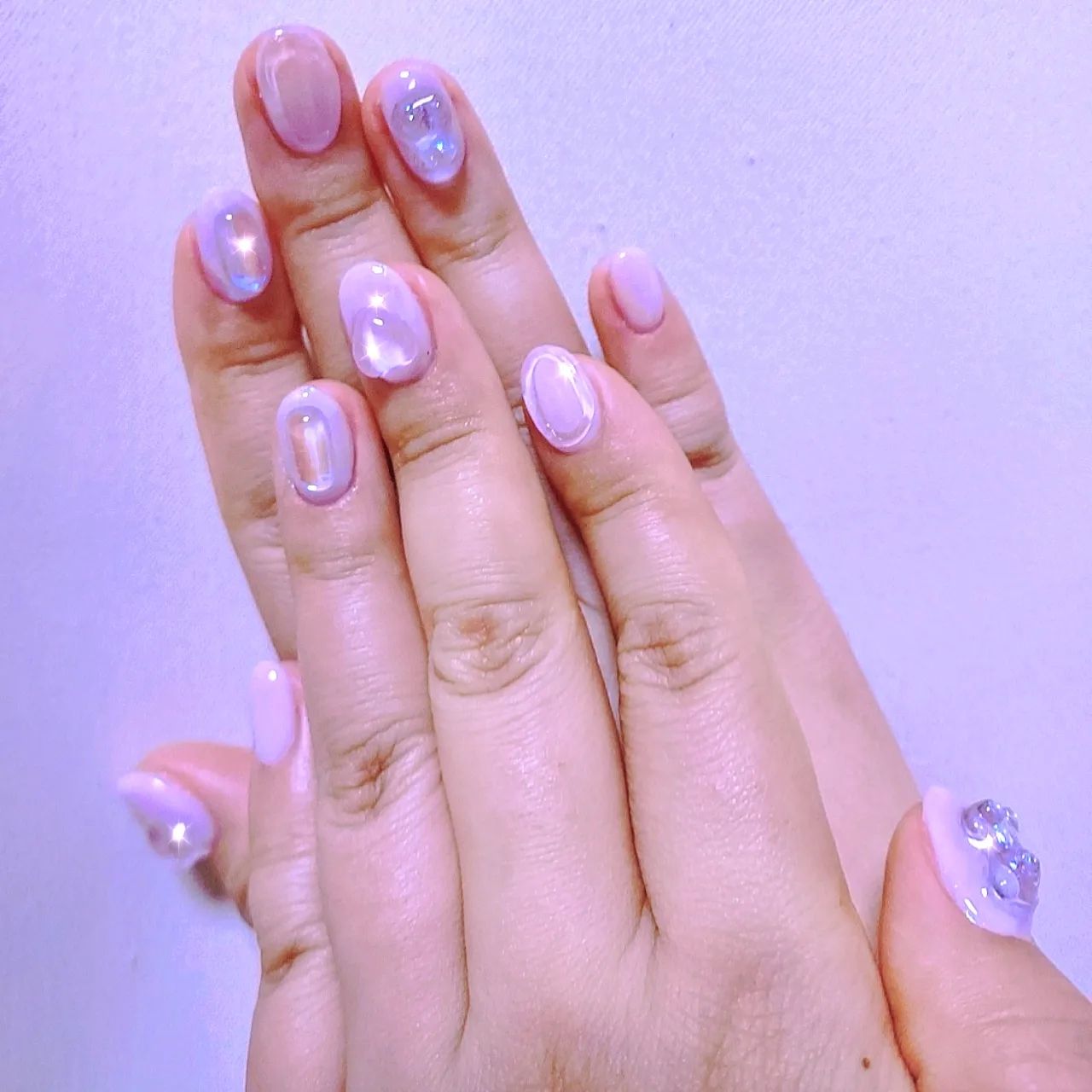 친구따라 네일샵간 손꾸락💜🌌
.
.
.
solel_nail_beauty 

#네일#네일아트#오남네일#남양주네일#여름네일#솔엘네일#솔엘뷰티#홀로그램네일#미러네일#키치네일#네일맛집#😘👍