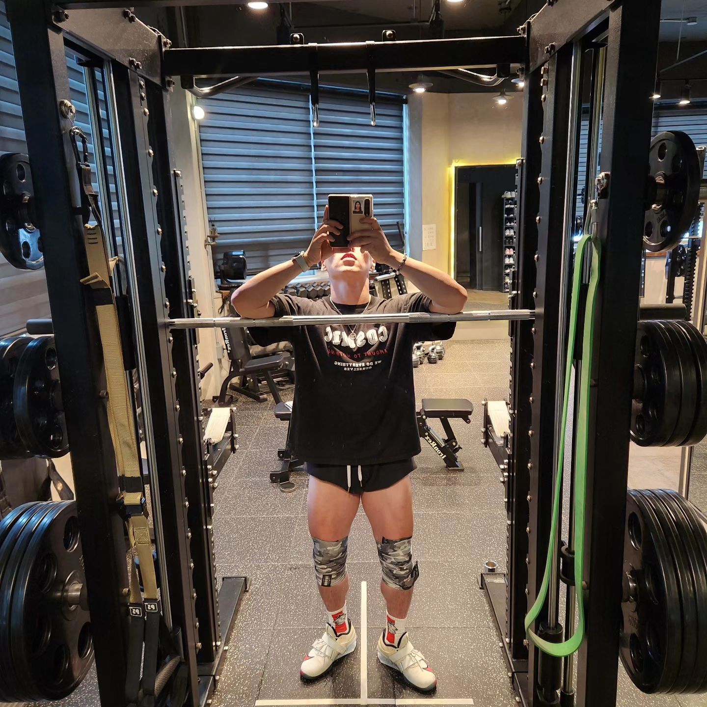 2023.07.04 (하체)
오후부터 비가오기시작했네요. 다들 기분타지마시고
즐거운 화요일되시고요~~ 저는 하체를 마무리했습니다.
오랜만에 중량스퀏좀 도전해봤더니 완벽하고 깔끔한
깔짝 스쿼트가 나왔더라구여ㅋㅋㅋㅋㅋ
이렇게 하시면 곤란해요!! 이건 저만 하겠습니다.
다들 좋은예가 아니구나하고 잘 피해가시면 되세요!!!
비오는 오늘도 깔끔하고 물많이마시면서
마무리해보려구요!
오늘의 그림일기 끝!
공복 69.2kg
#
#
#
#
#
#오운완 #헬스타그램 #운동기록 #운동소통 #운동하는여자 #운동하는남자 #가늘고길게 #호랑이가되고싶은고양이 #청주 #청주운동 #용인 #용인운동